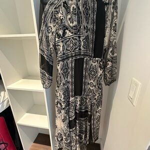 Mango Black and White Bishop Sleeve Dress for Resort Wear